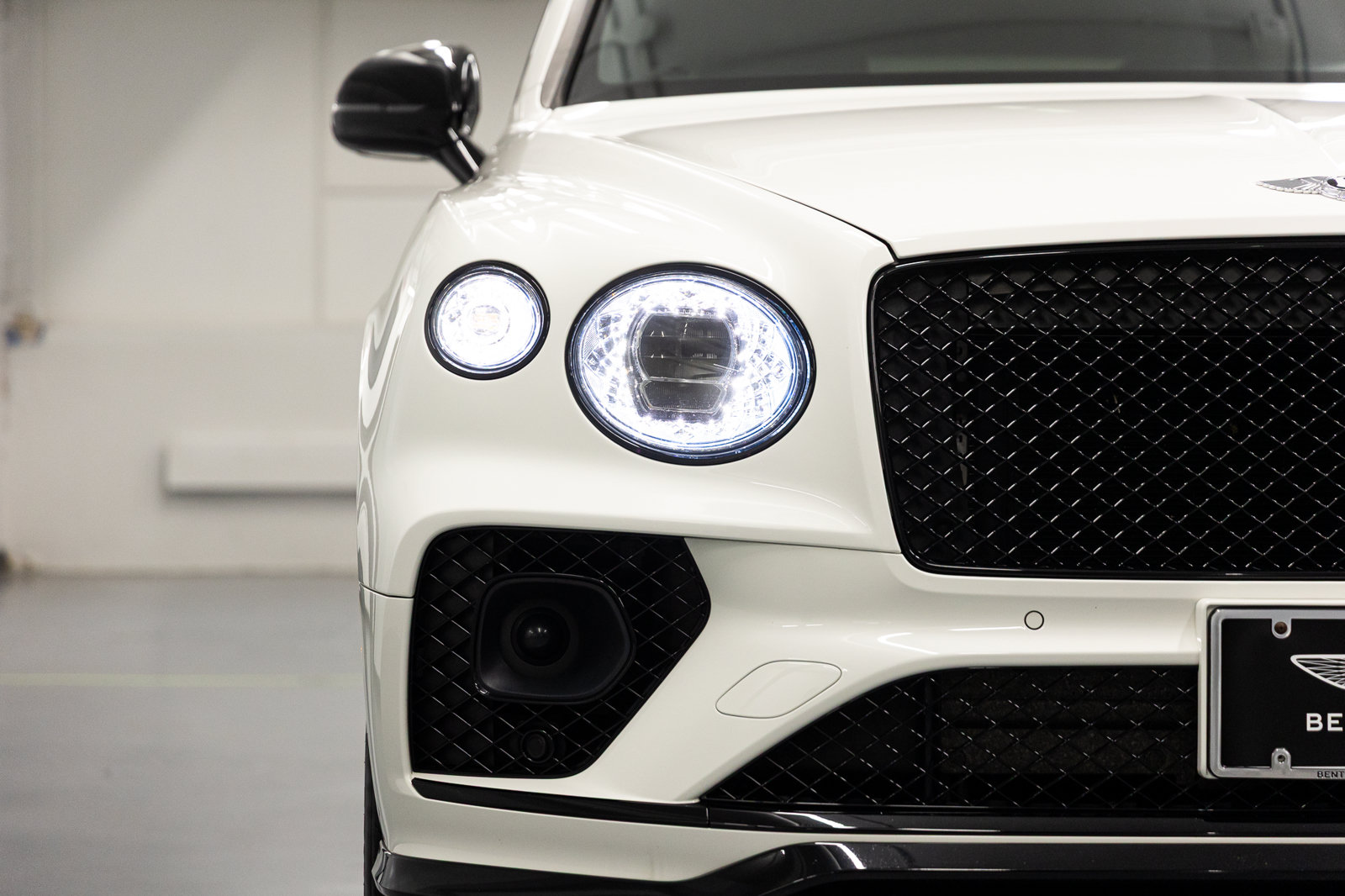 Used 2023 Bentley Bentayga AWD/4WD image 10
