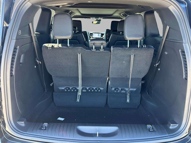 New 2026 Chrysler Pacifica Select image 4