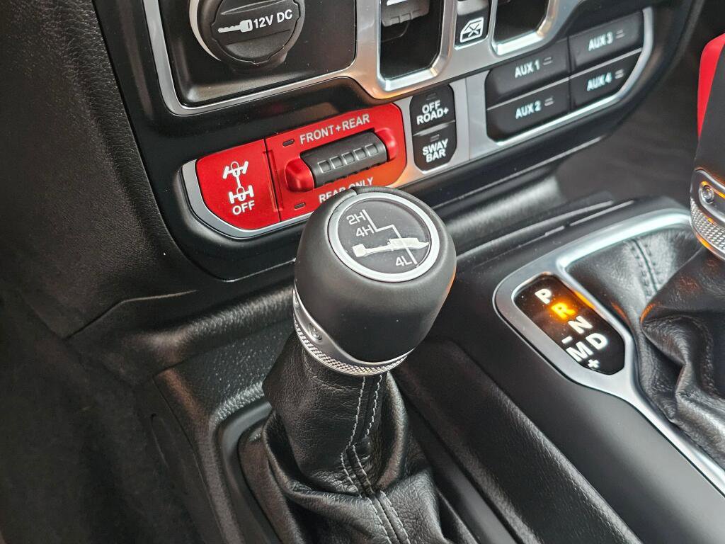 Used 2024 Jeep Wrangler Unlimited Rubicon w/ Safety Group AWD/4WD image 34