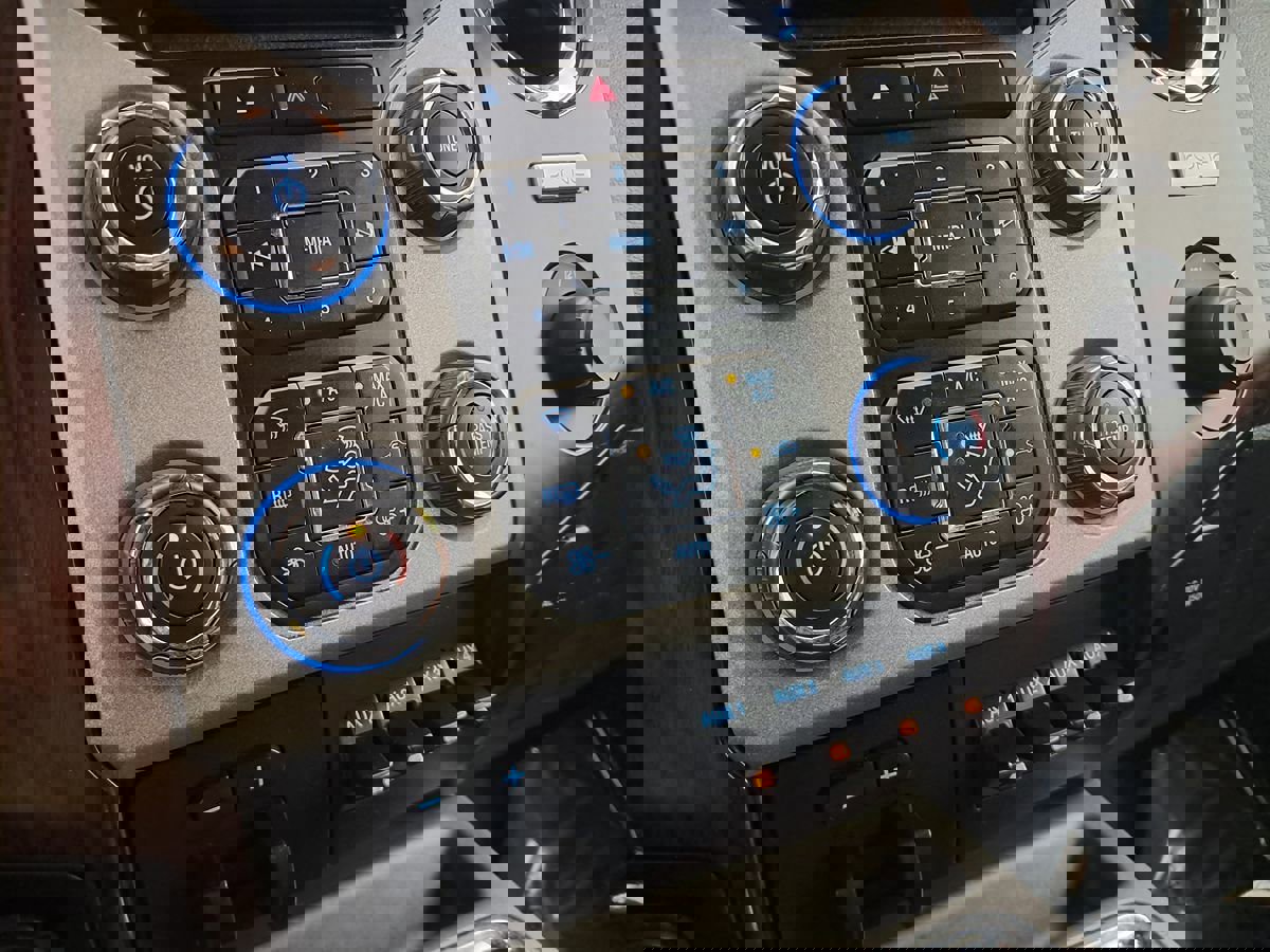 Used 2015 Ford F350 Lariat w/ Chrome Package image 21