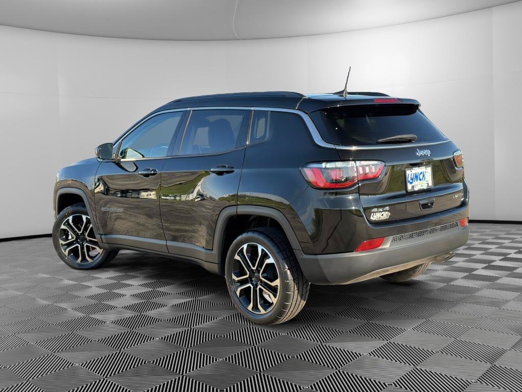 Used 2022 Jeep Compass Limited w/ Sun and Sound Group AWD/4WD image 2
