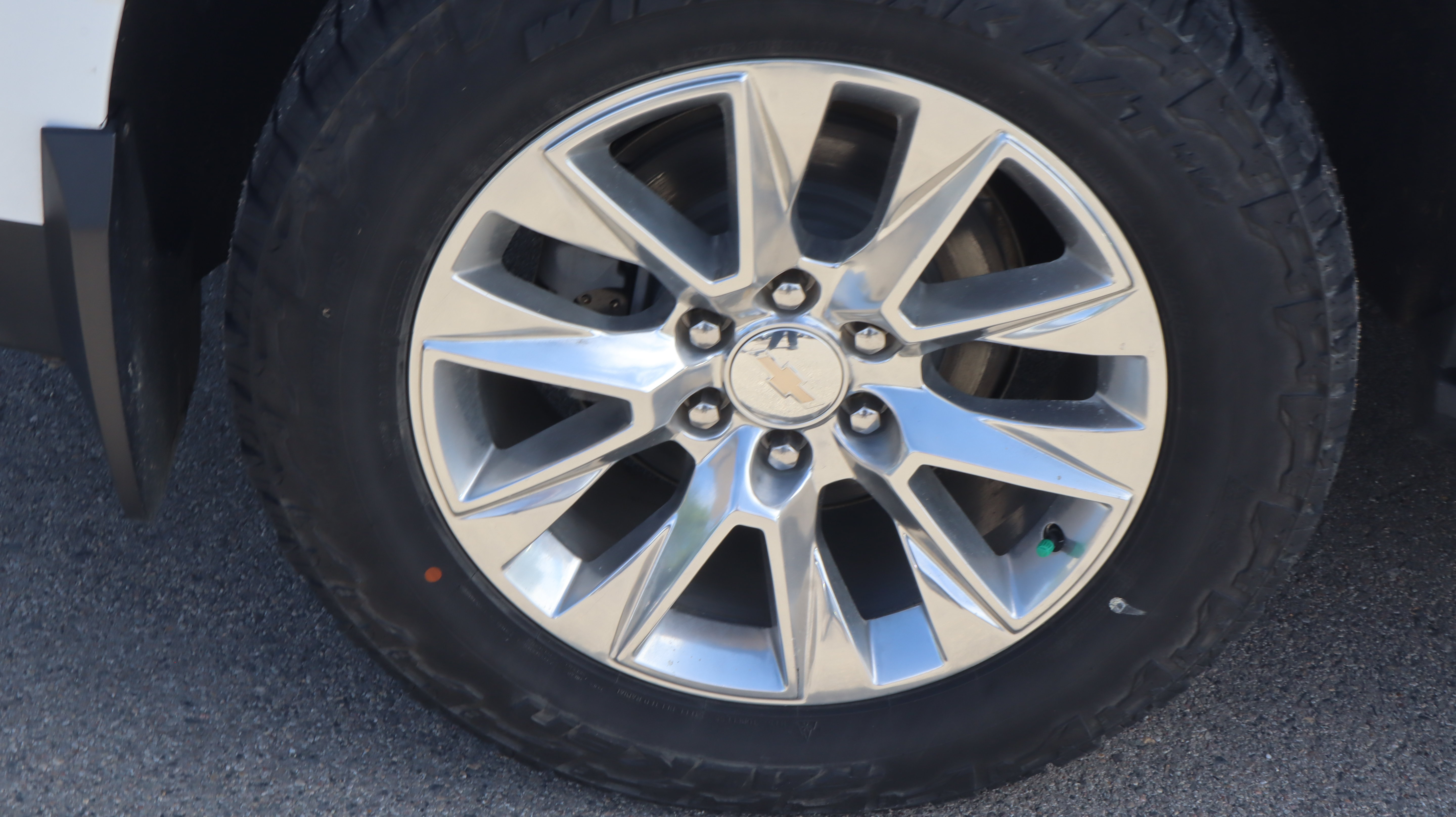 Used 2023 Chevrolet Suburban Premier AWD/4WD image 9