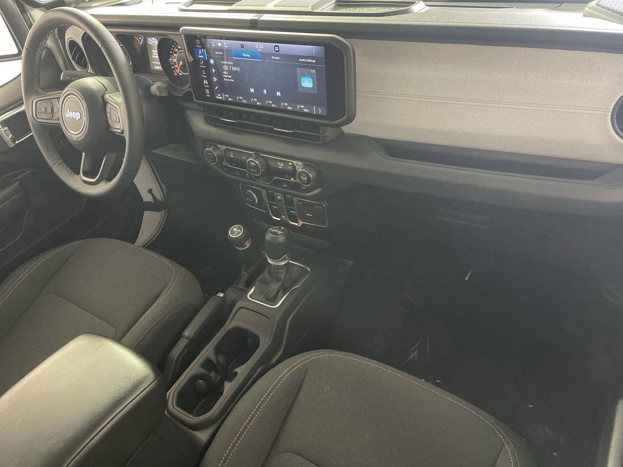 Used 2025 Jeep Wrangler Sport S AWD/4WD image 24