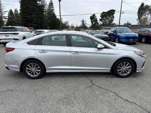Used 2019 Hyundai Sonata SE w/ Cargo Package image 12