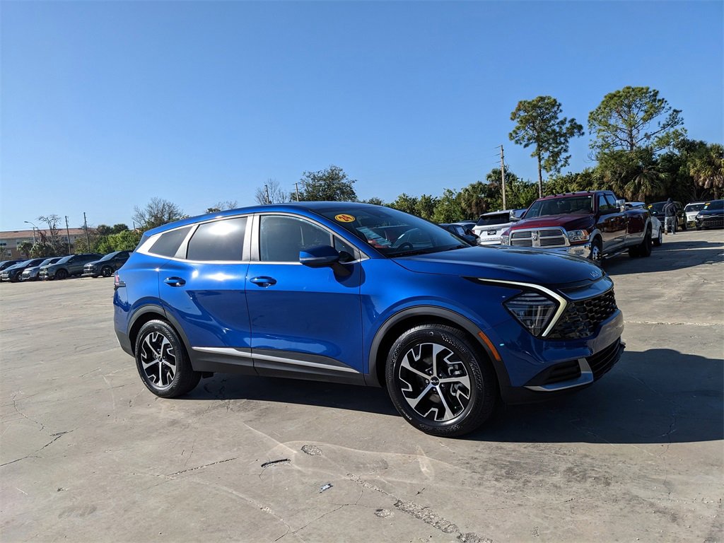 Certified 2024 Kia Sportage EX image 3