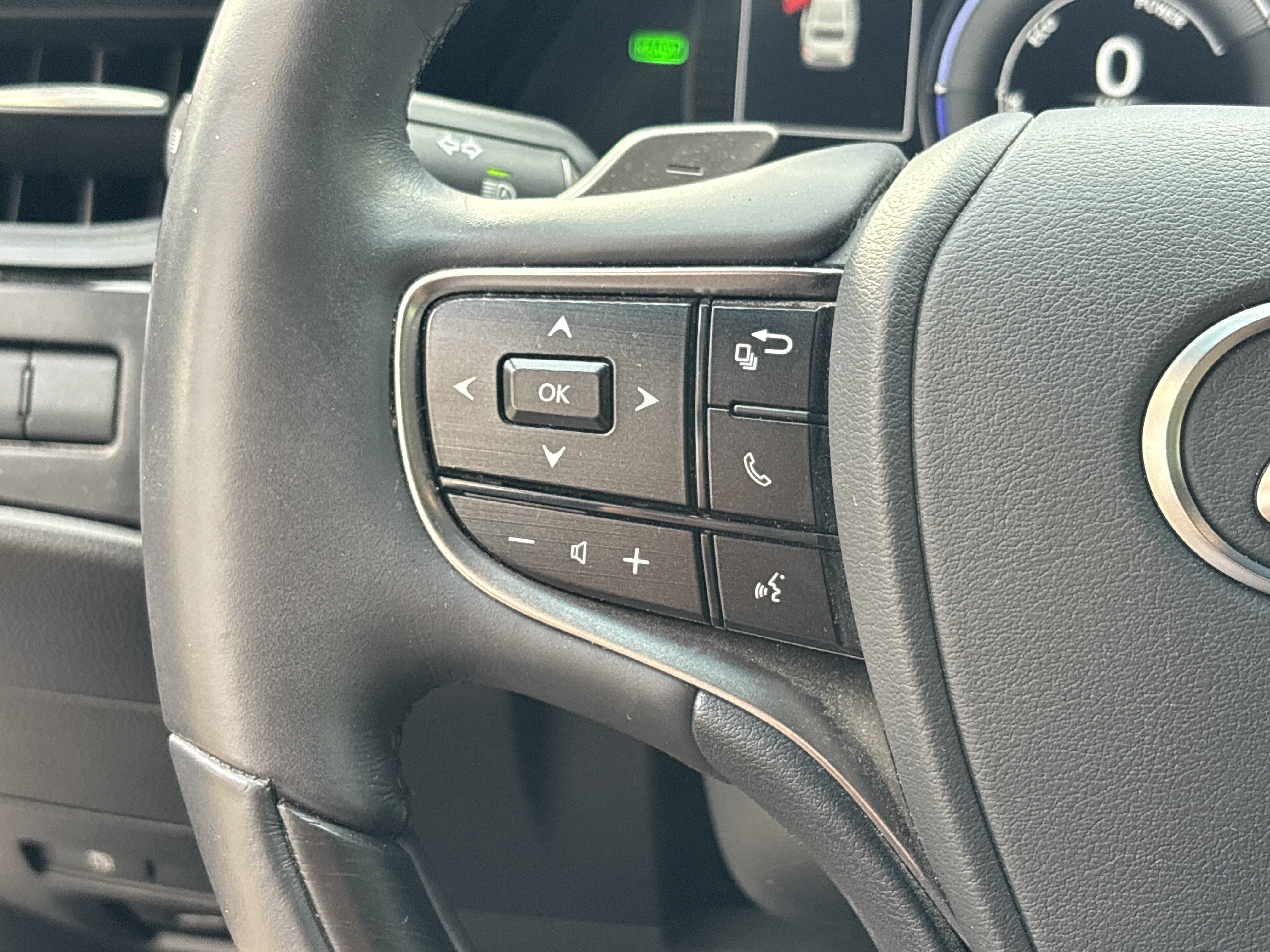 Certified 2022 Lexus ES 300h w/ Accessory Package 2 FWD image 19