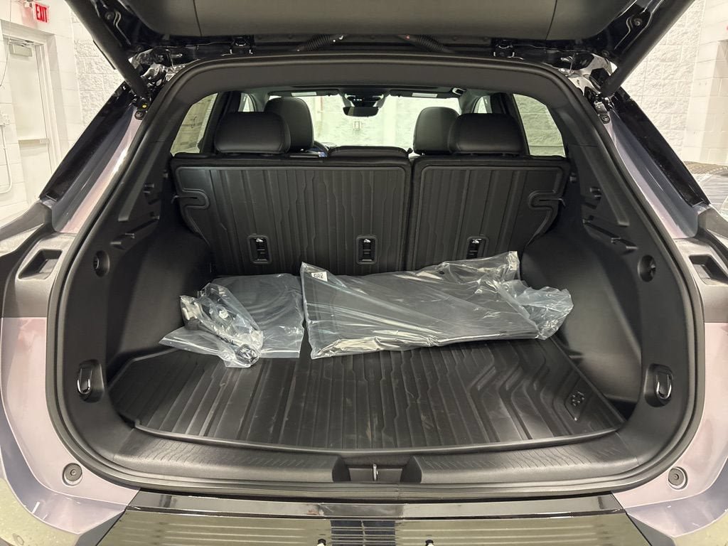 New 2026 Chevrolet Equinox EV LT w/ Convenience Package II AWD/4WD image 33