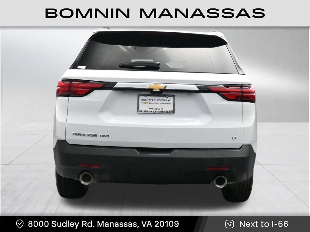 Used 2023 Chevrolet Traverse LT w/ Rear Camera Mirror Package AWD/4WD image 4