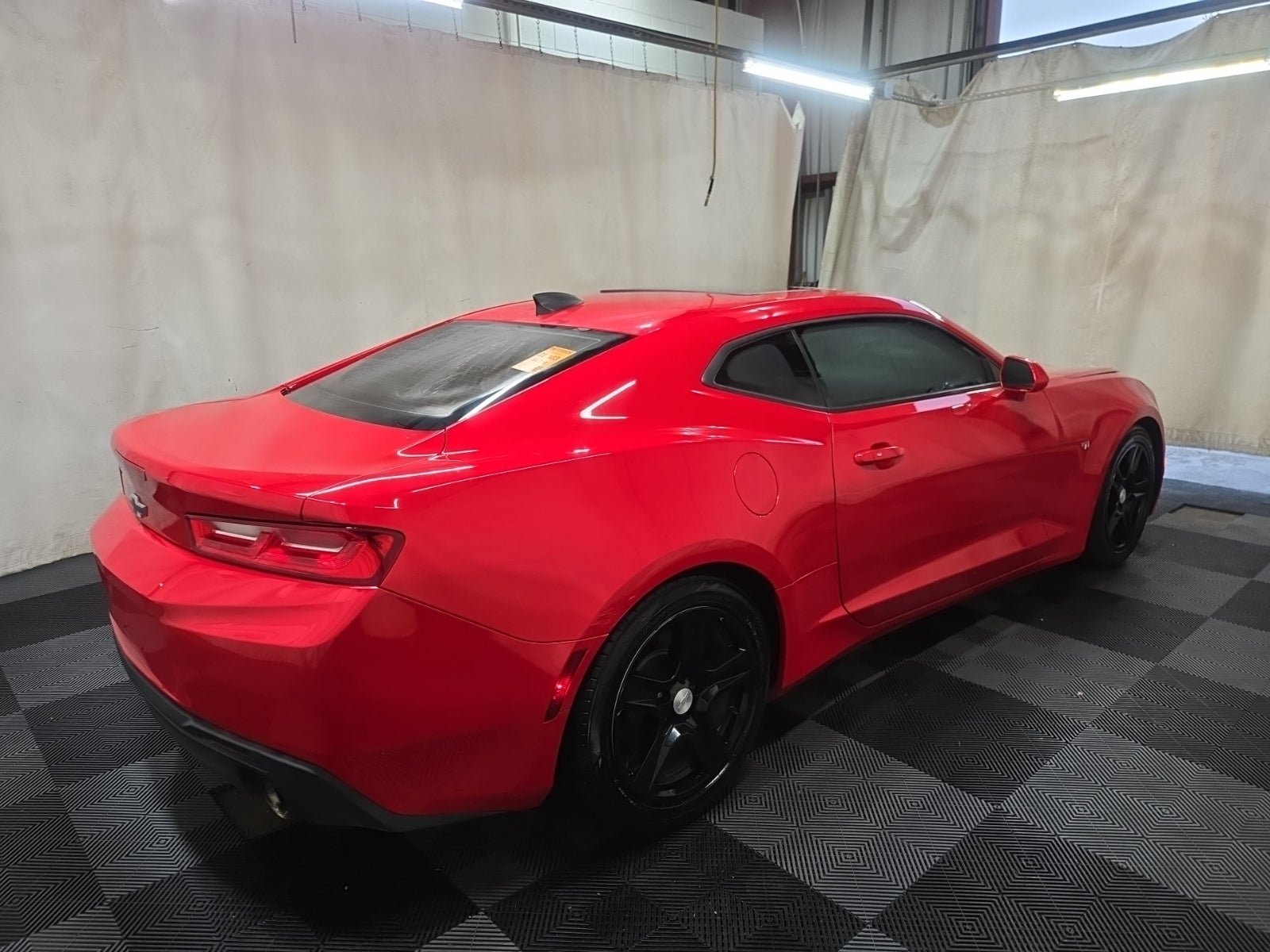 Used 2018 Chevrolet Camaro LT w/ Technology Package RWD image 4