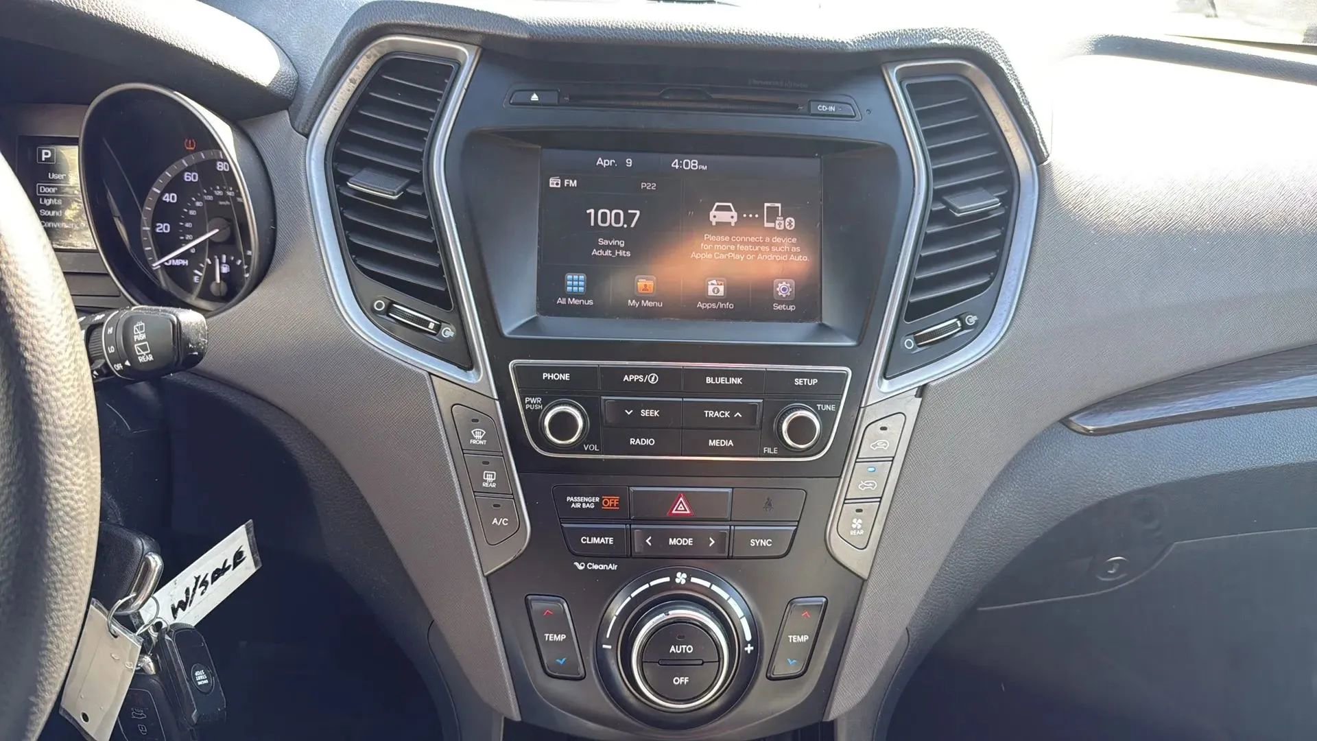 Used 2017 Hyundai Santa Fe SE AWD/4WD image 18