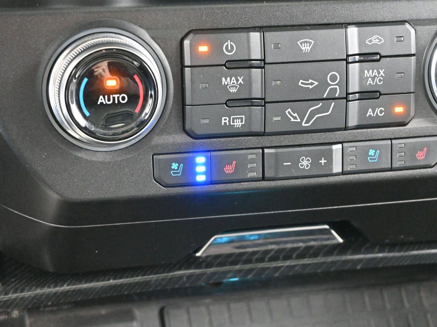 Used 2021 Ford F350 Platinum w/ Tremor Off-Road Package image 26