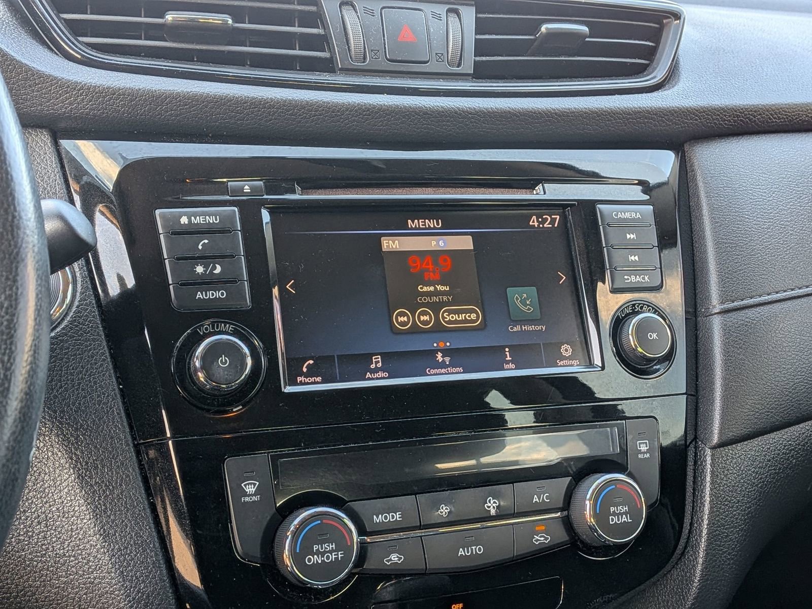 Certified 2018 Nissan Rogue SV image 16