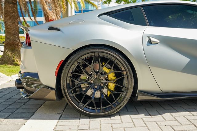 Used 2018 Ferrari 812 Superfast RWD image 29
