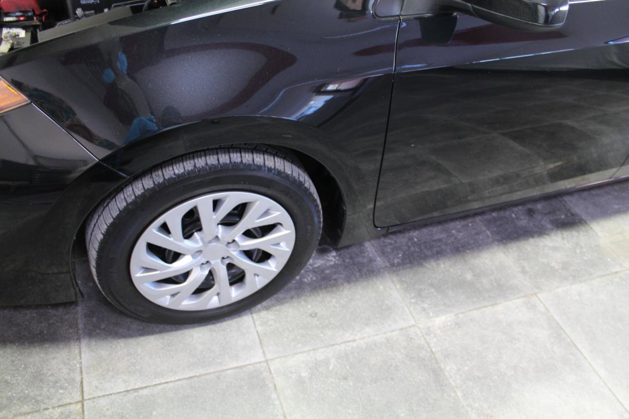 Used 2017 Toyota Corolla LE image 31