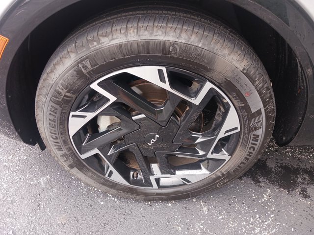 Used 2025 Kia Sportage SX image 33