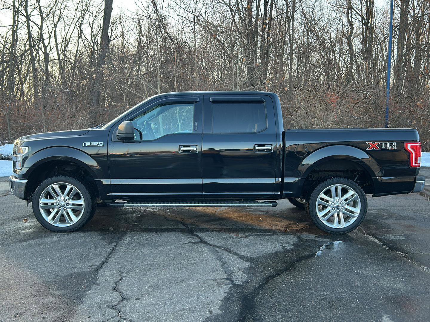 Used 2016 Ford F150 XLT w/ XTR Package image 8