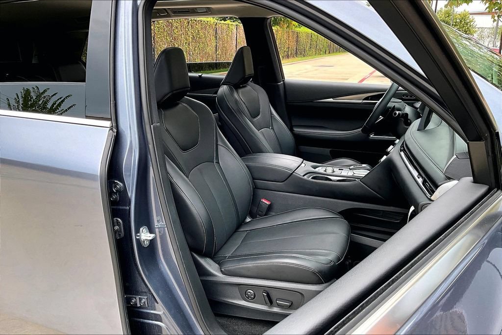 Used 2026 INFINITI QX60 Luxe w/ Cargo Package FWD image 10