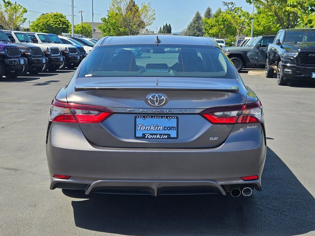 Used 2024 Toyota Camry SE FWD image 5
