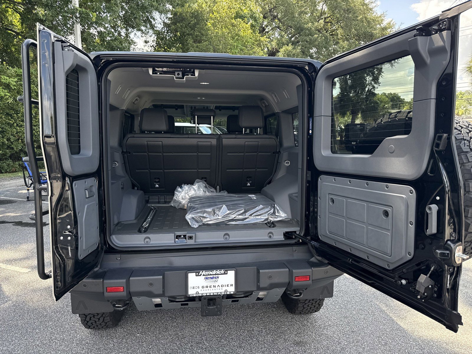Used 2025 INEOS Grenadier Fieldmaster Edition image 28