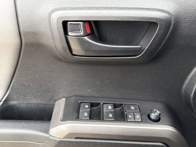 Used 2022 Toyota Tacoma SR5 w/ SR5 Appearance Package (SM) RWD image 14