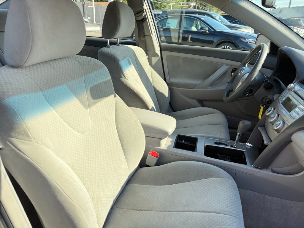 Used 2009 Toyota Camry LE FWD image 17