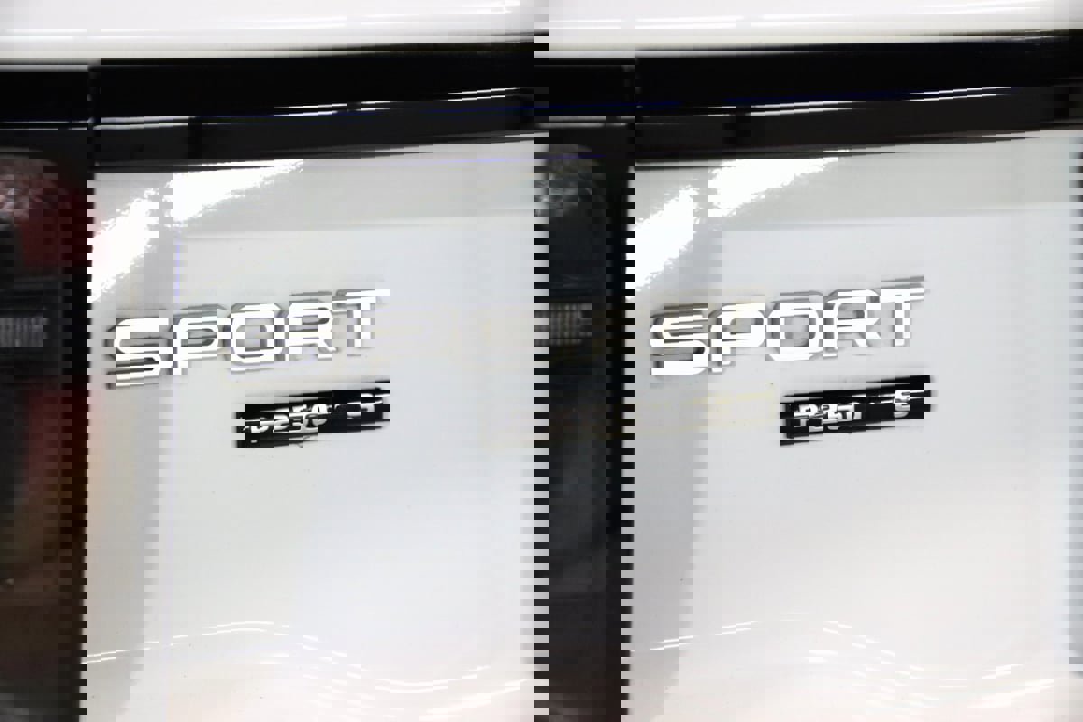 Used 2020 Land Rover Discovery Sport S image 12