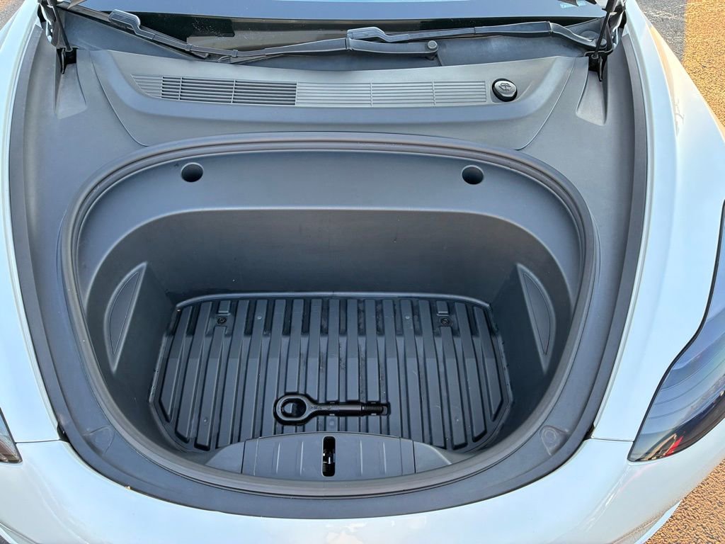 Used 2021 Tesla Model 3 Performance image 9