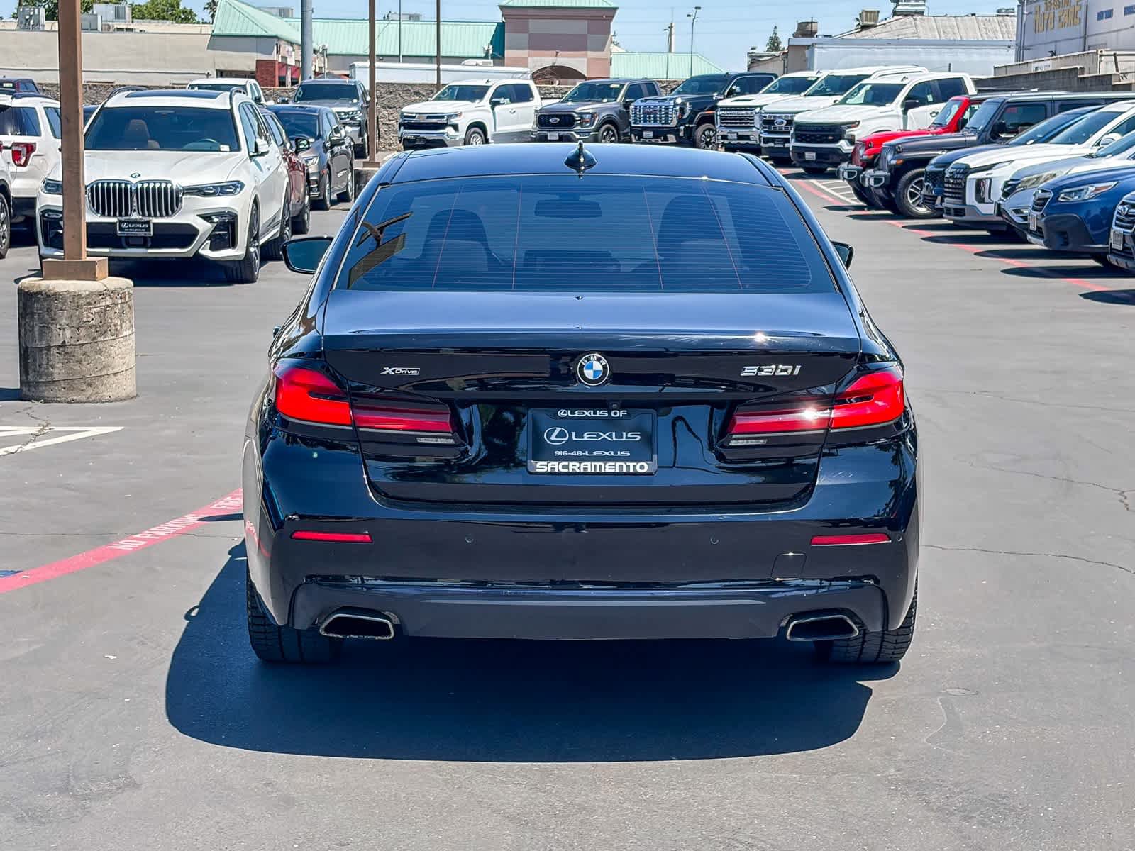 Used 2021 BMW 530i xDrive w/ Premium Package AWD/4WD image 3