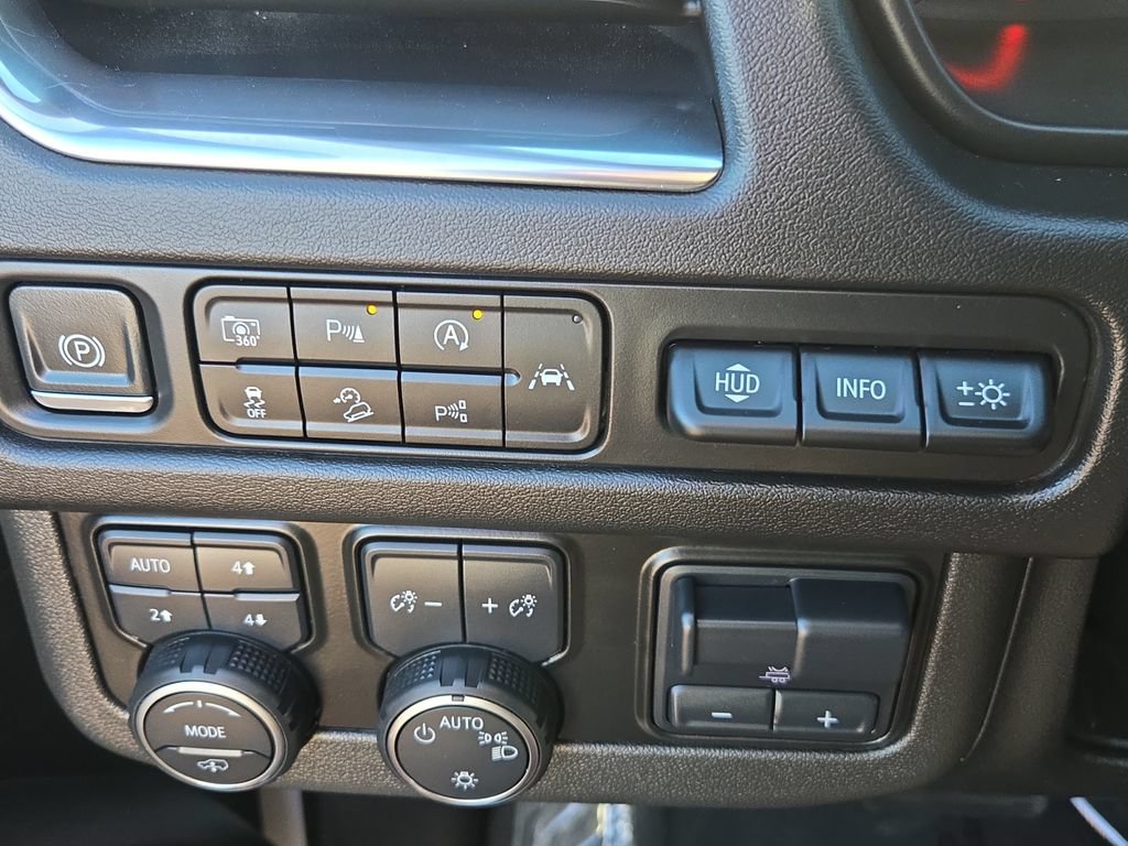 Used 2024 Chevrolet Tahoe High Country w/ Advanced Technology Package AWD/4WD image 30