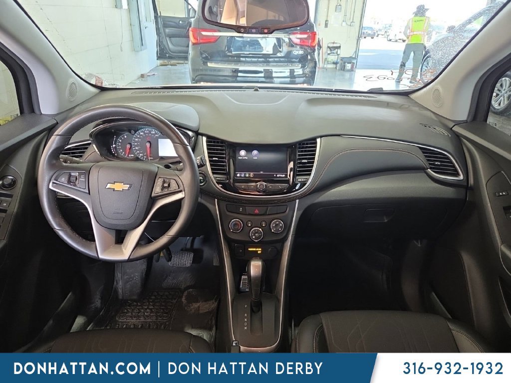 Used 2022 Chevrolet Trax LT w/ Sport Edition FWD image 4