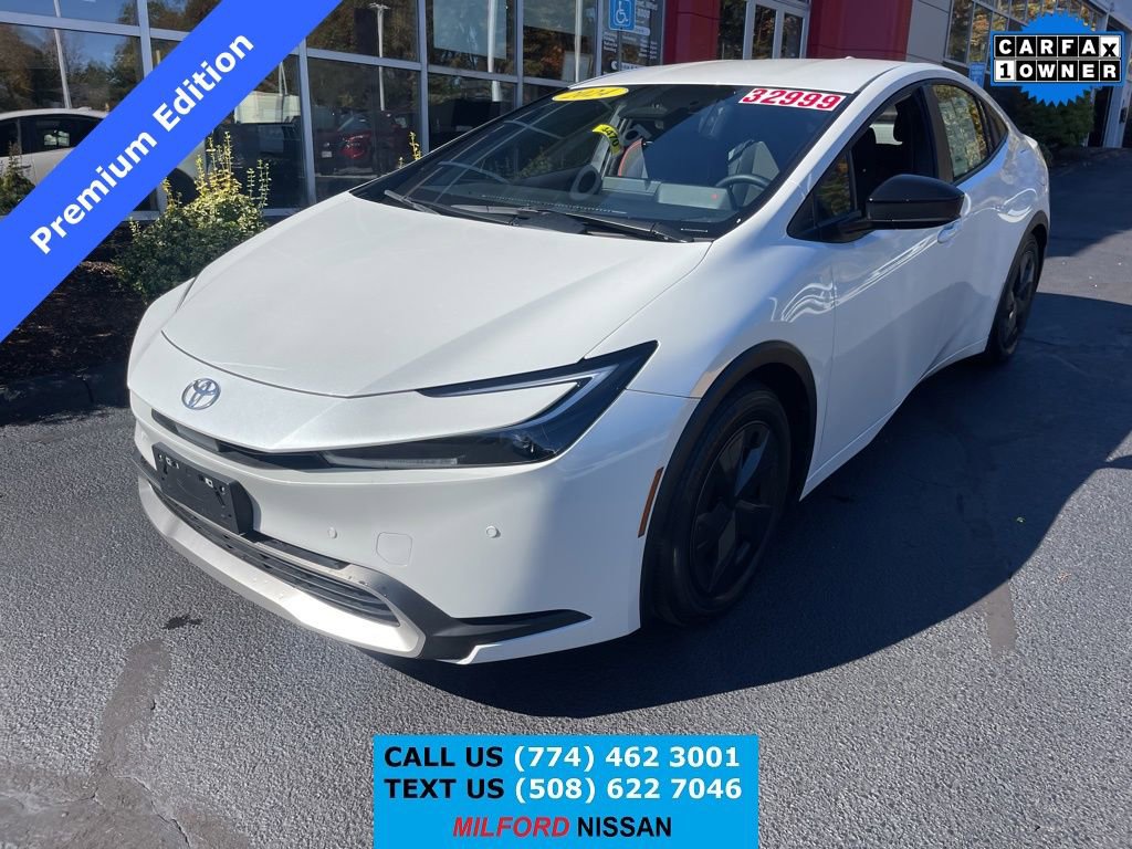 Used 2024 Toyota Prius Prime SE image 1