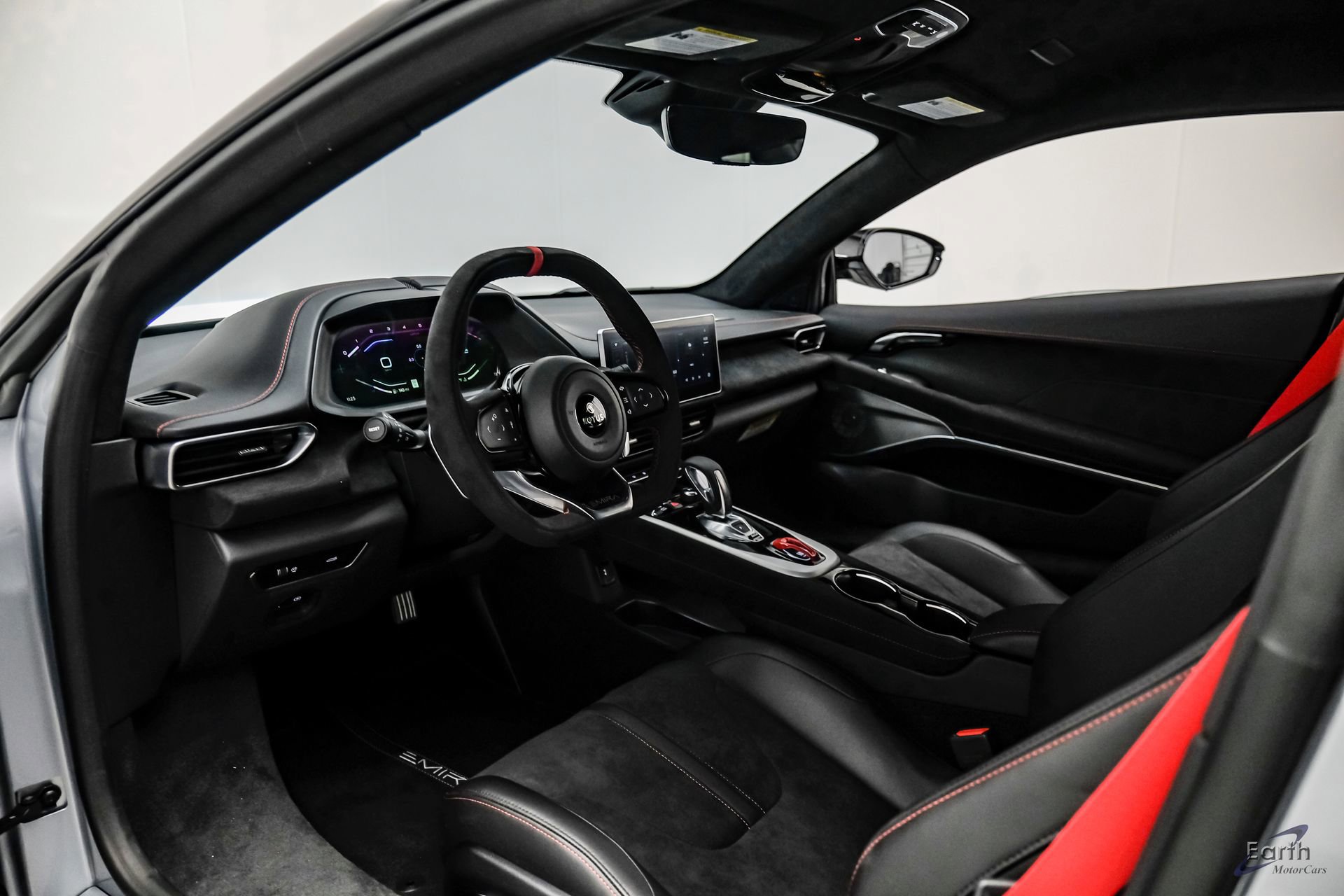 New 2026 Lotus Emira SE image 2
