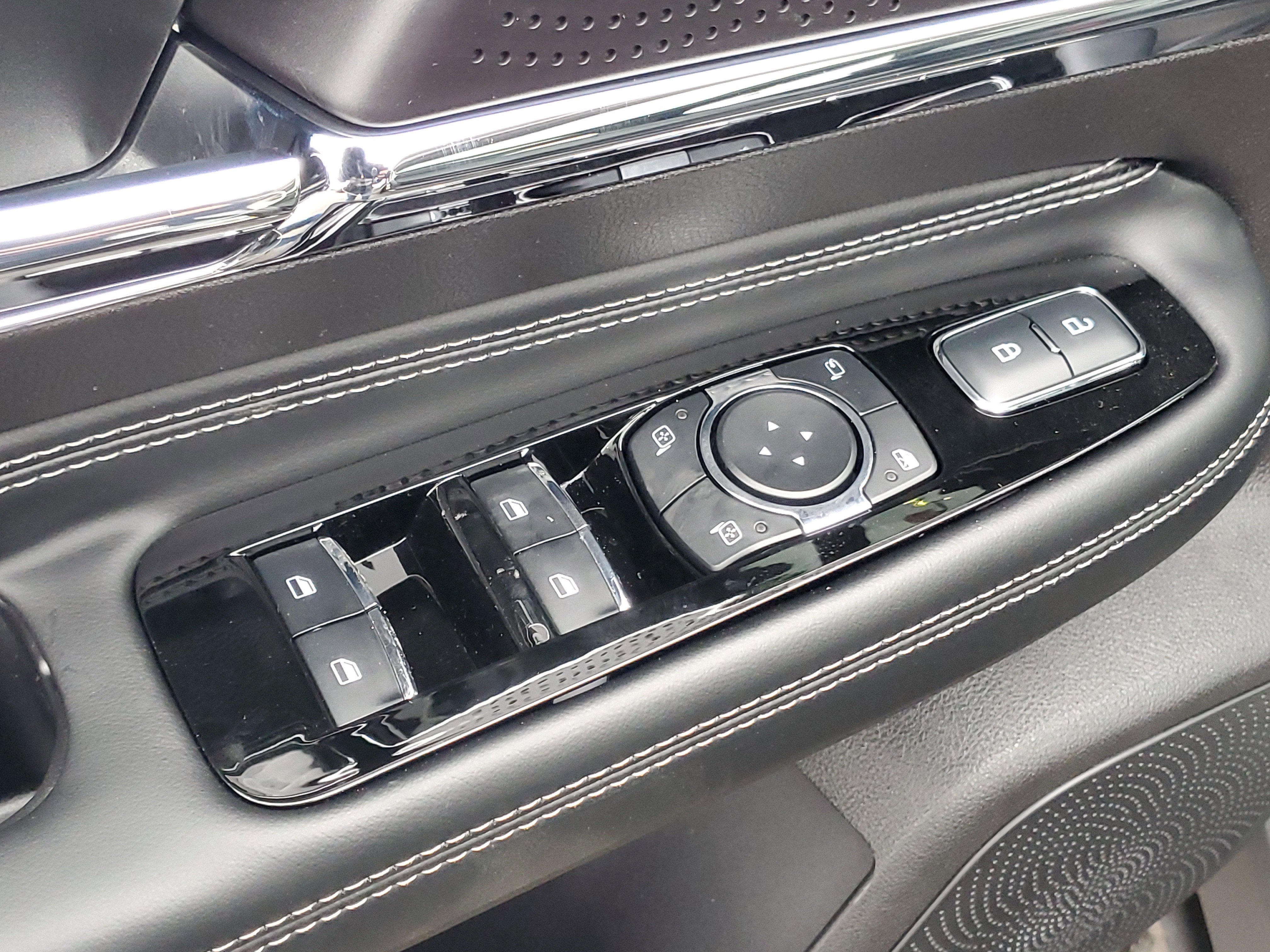 New 2026 Lincoln Corsair Premiere image 10