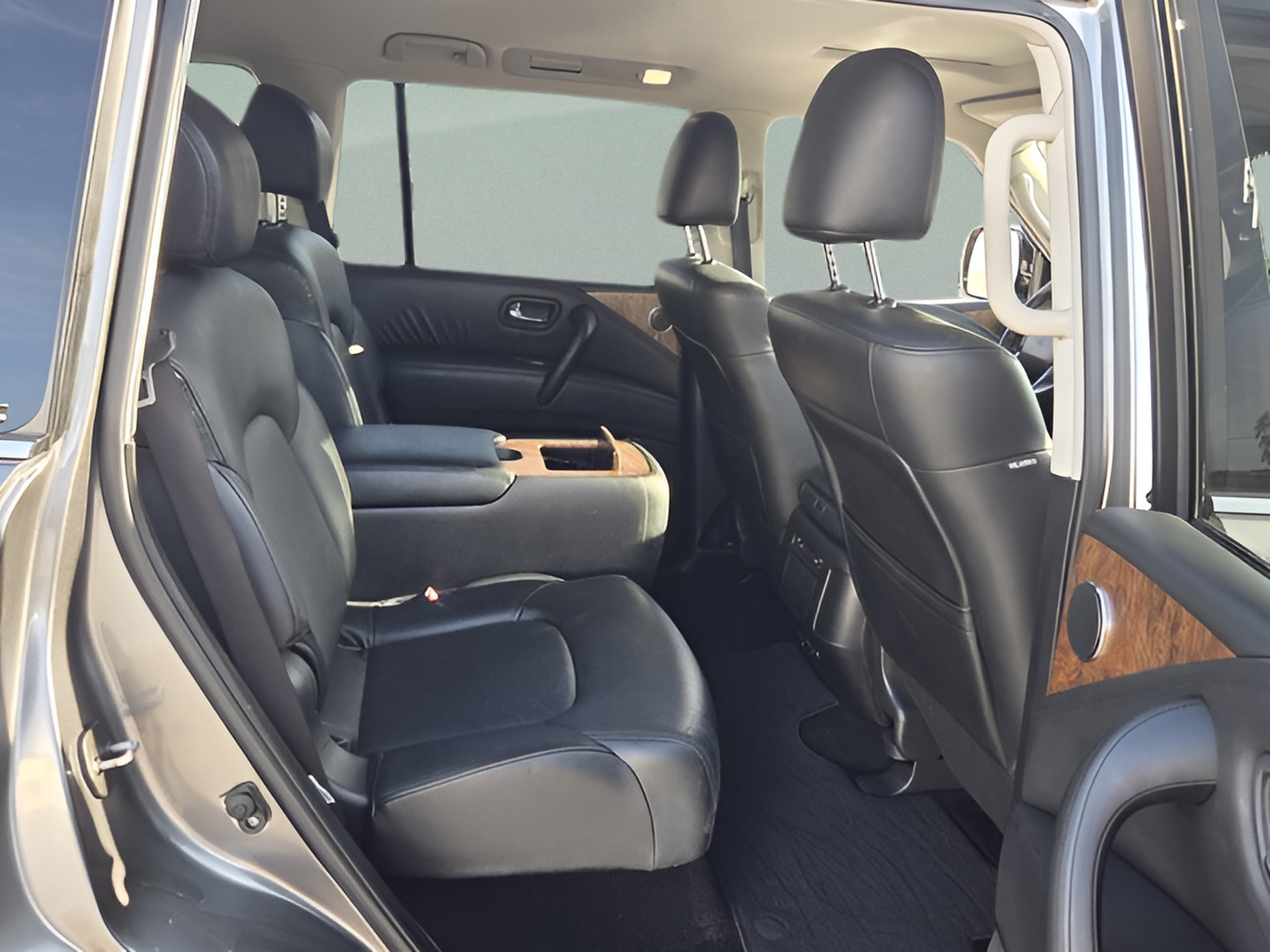 Used 2024 Nissan Armada SL w/ Captain's Chairs Package AWD/4WD image 14