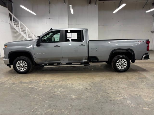 Used 2025 Chevrolet Silverado 2500 LT w/ Convenience Package image 4