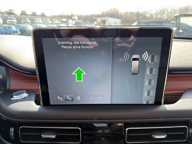 Used 2024 Lincoln Aviator Reserve w/ Equipment Group 201A AWD/4WD image 33