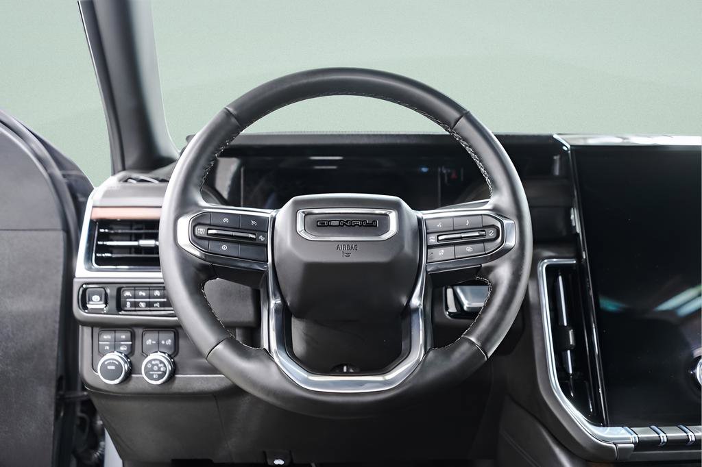 Used 2025 GMC Yukon Denali image 9