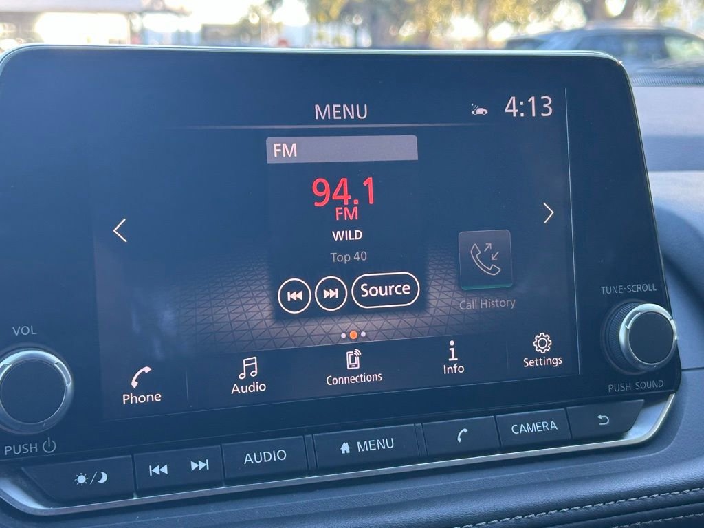 Used 2023 Nissan Rogue SV image 16