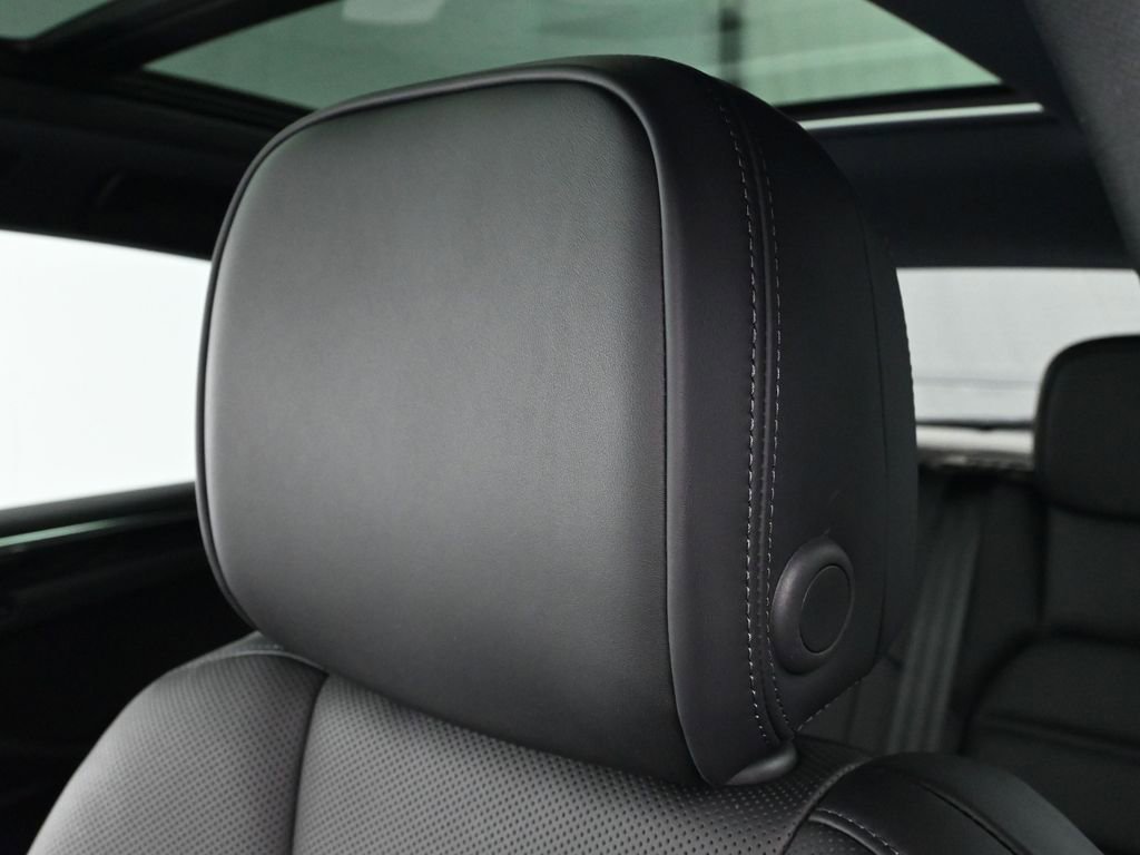 Certified 2026 Porsche Macan image 20