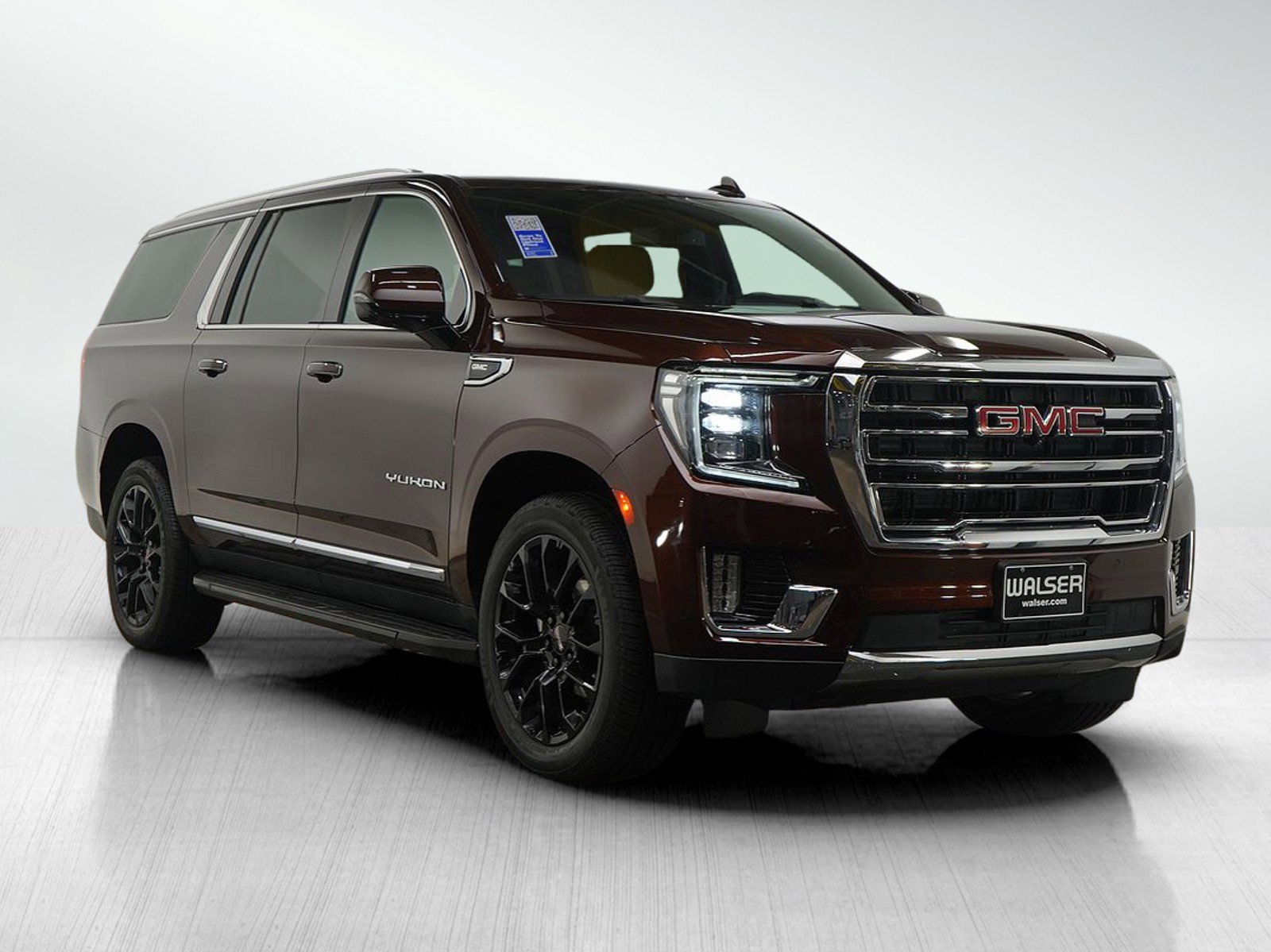 Used 2022 GMC Yukon XL SLT w/ SLT Luxury Package image 8