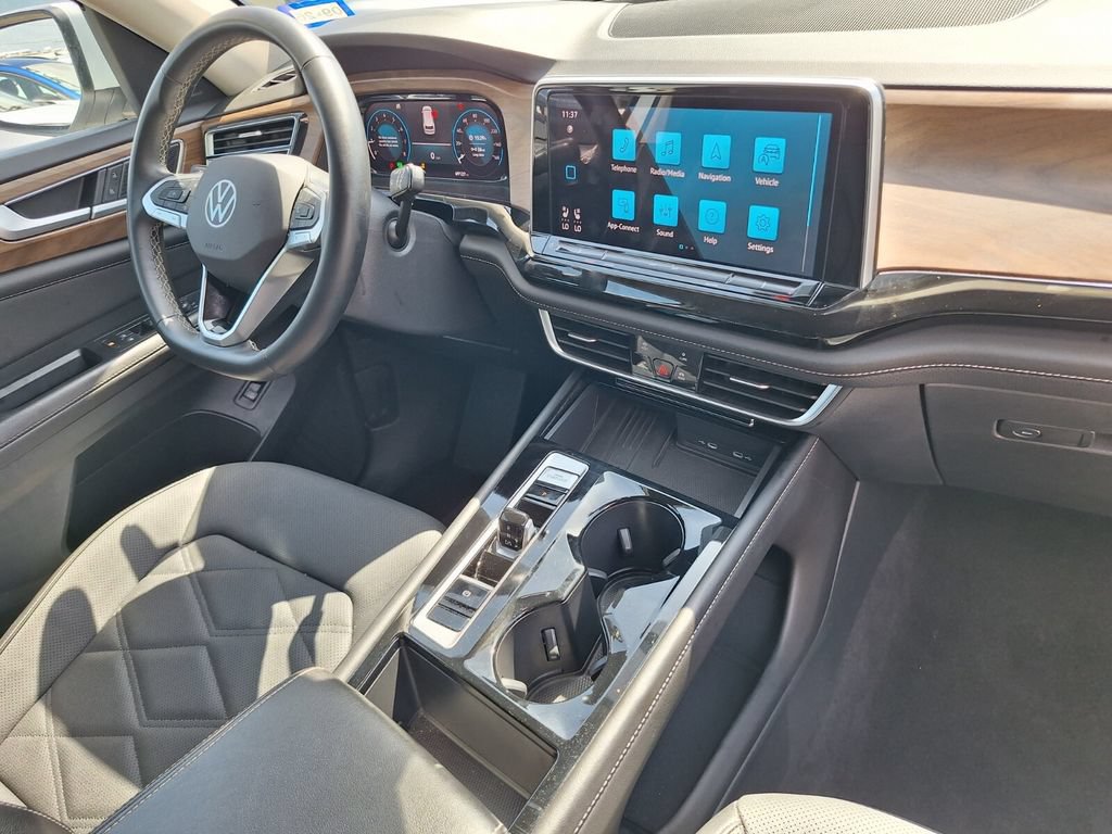 Used 2025 Volkswagen Atlas SE FWD image 26