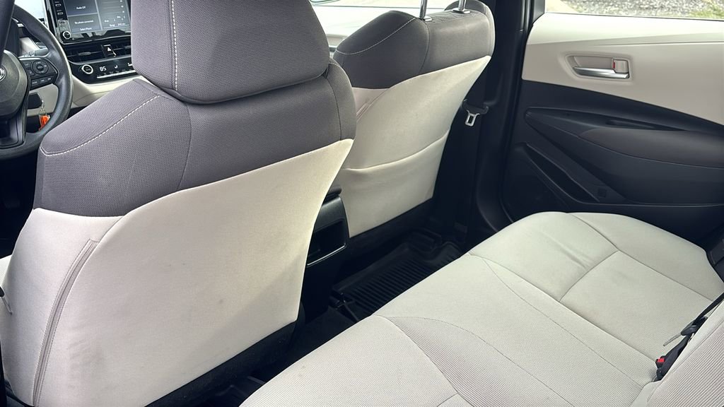 Used 2021 Toyota Corolla LE image 31