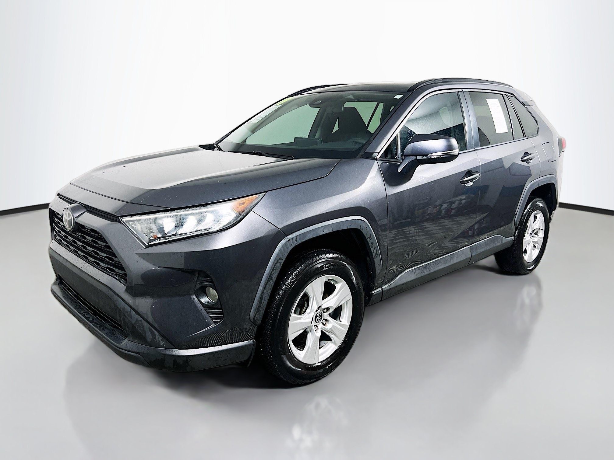 Used 2019 Toyota RAV4 XLE w/ Convenience Package FWD image 10