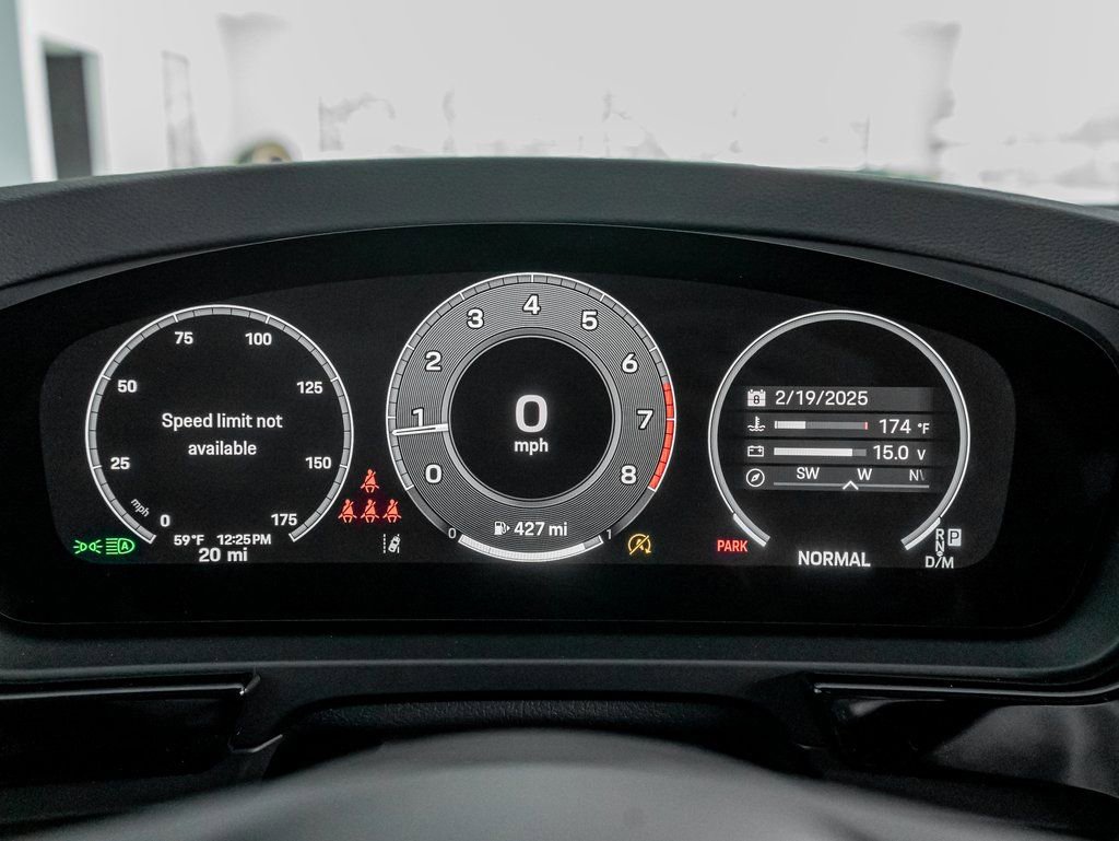 Certified 2025 Porsche Cayenne AWD/4WD image 15