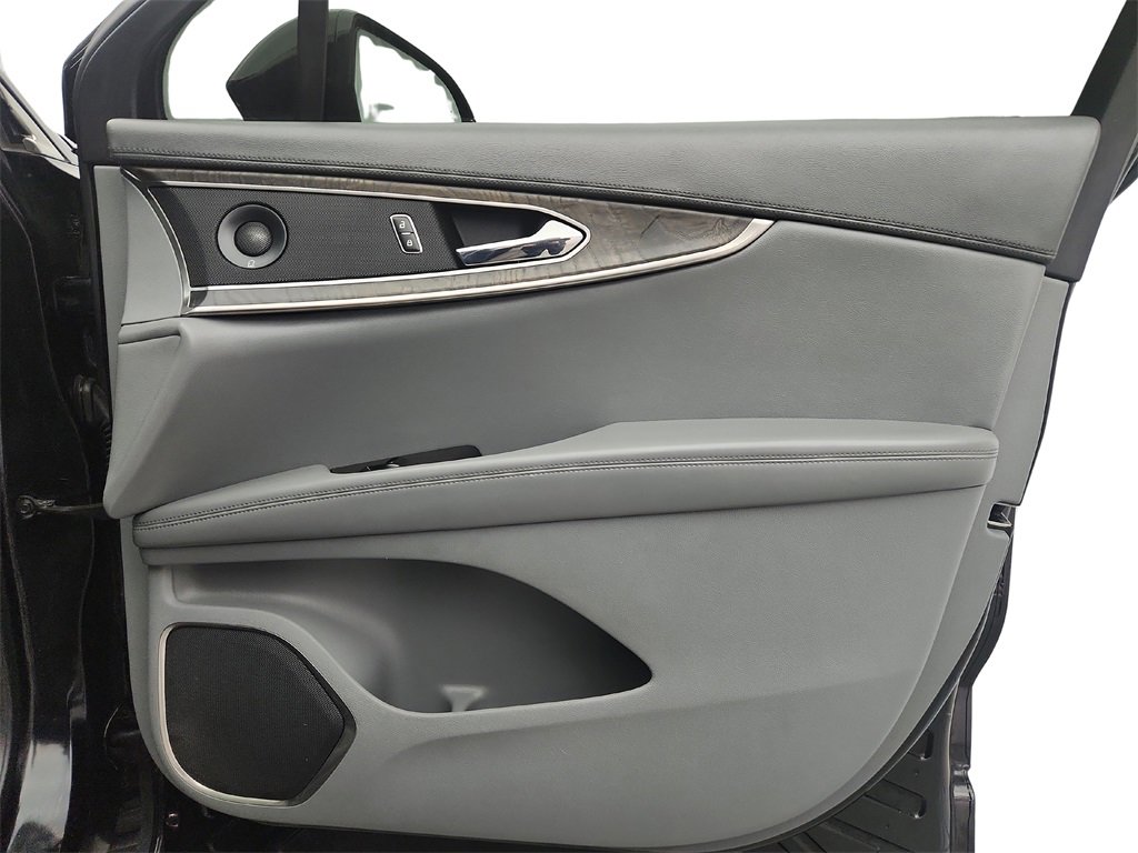 Used 2019 Lincoln Nautilus Reserve image 29