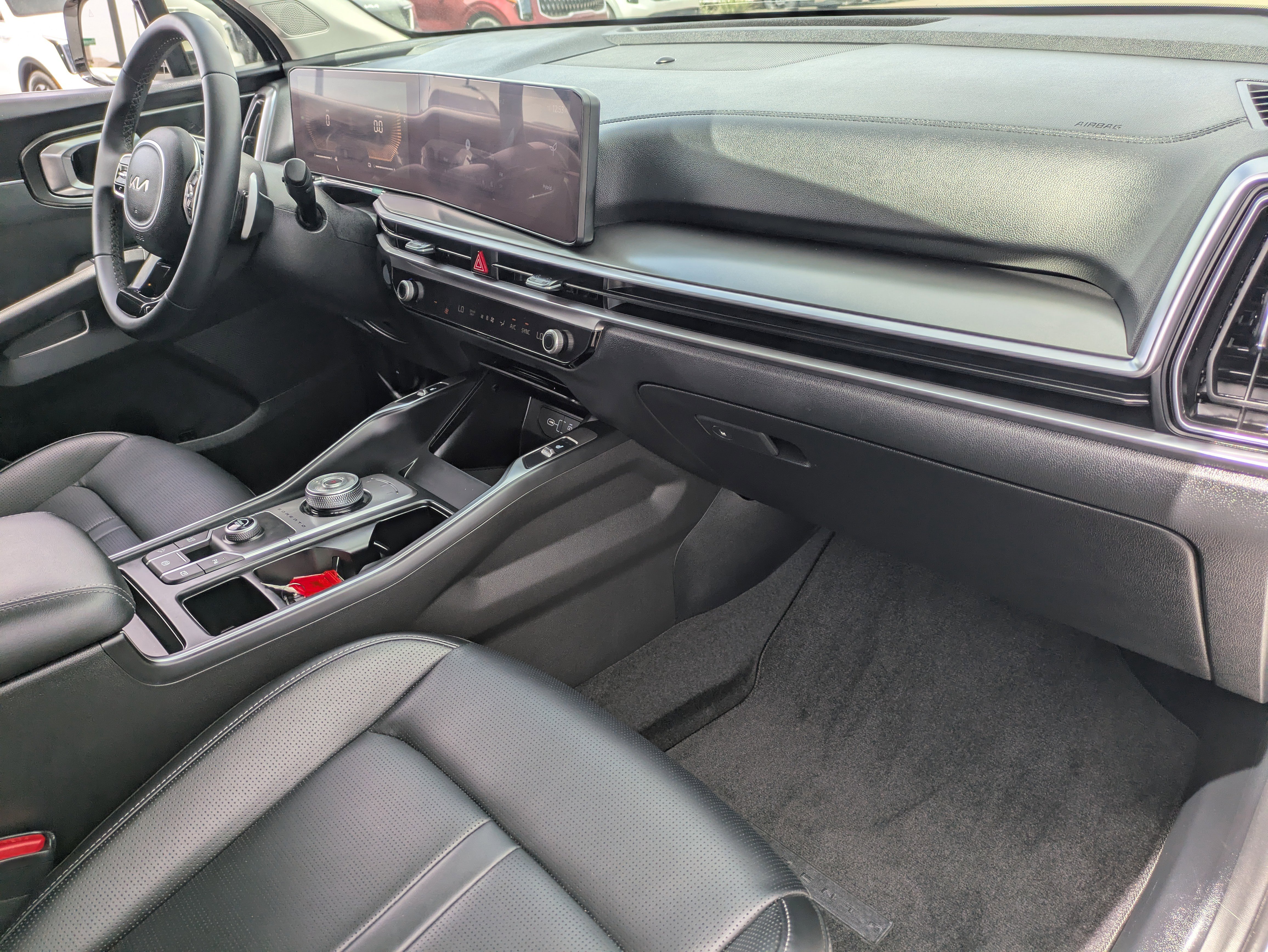 Certified 2025 Kia Sorento EX image 13