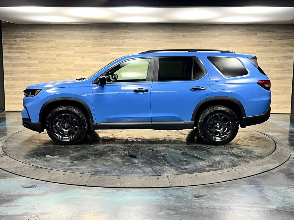 Used 2025 Honda Pilot TrailSport image 25