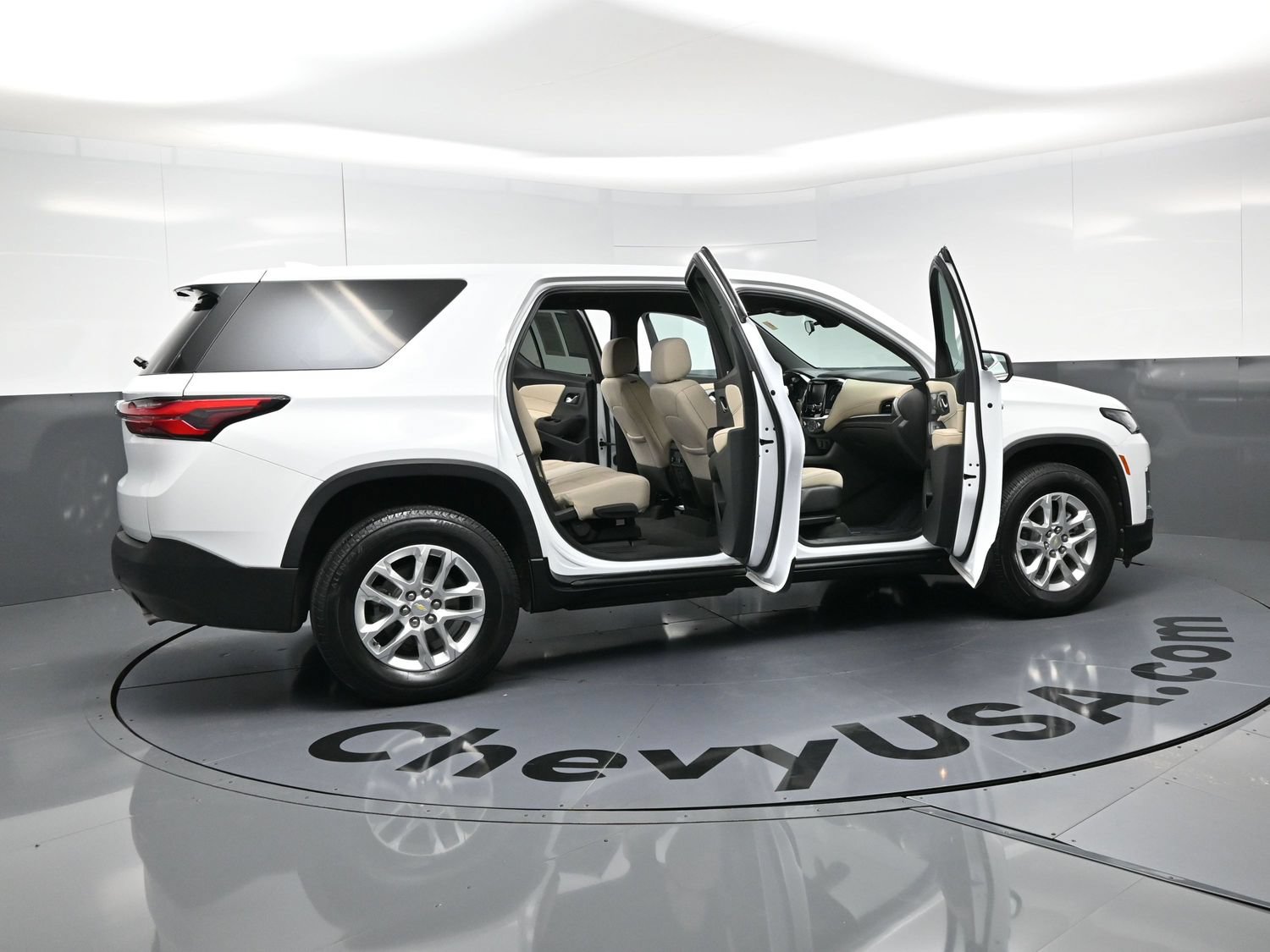 Used 2022 Chevrolet Traverse LS FWD image 25