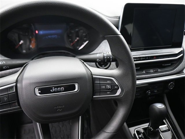 Used 2025 Jeep Compass Sport image 41