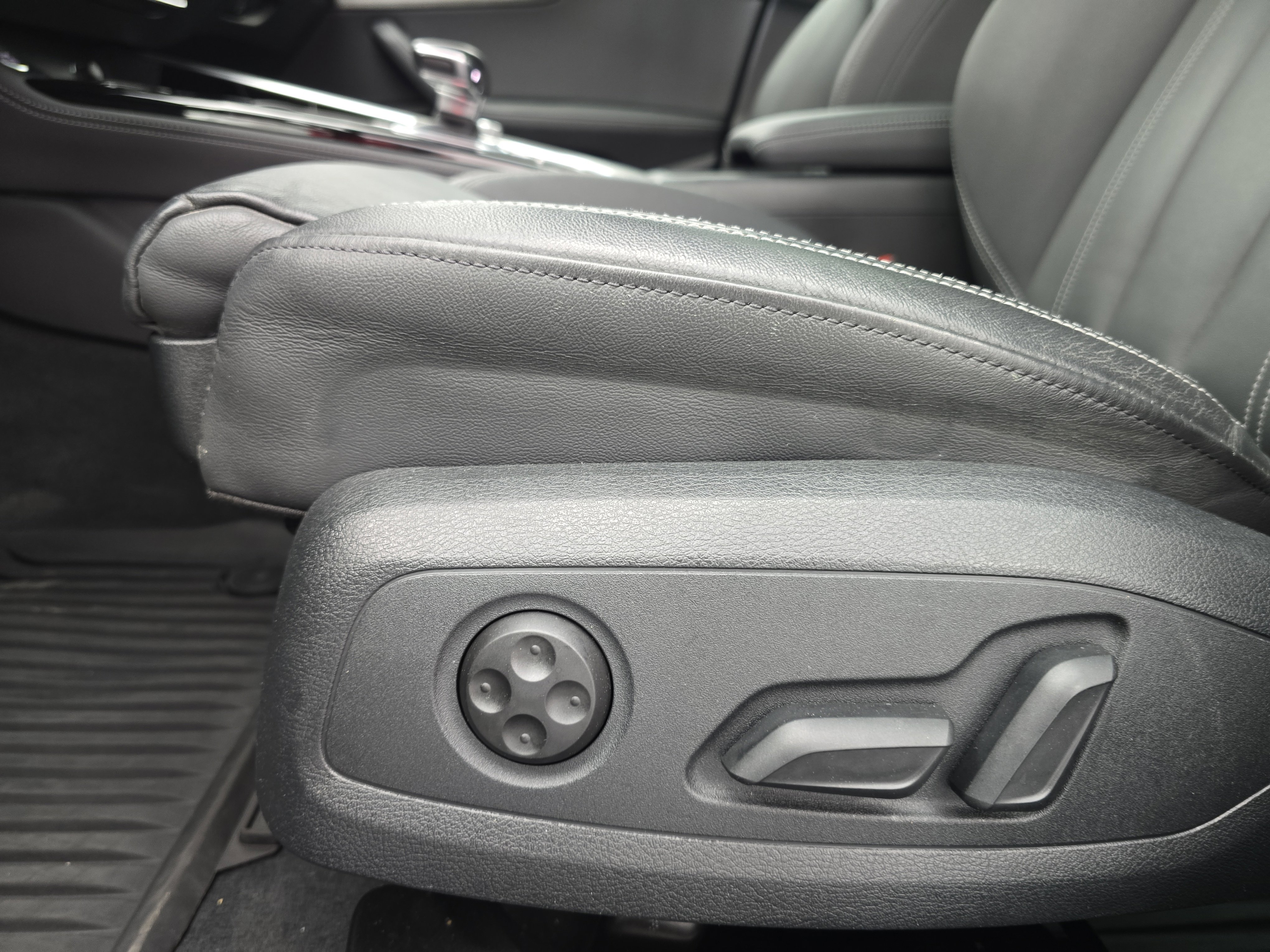 Used 2021 Audi A4 2.0T Premium Plus w/ Premium Plus Package image 28